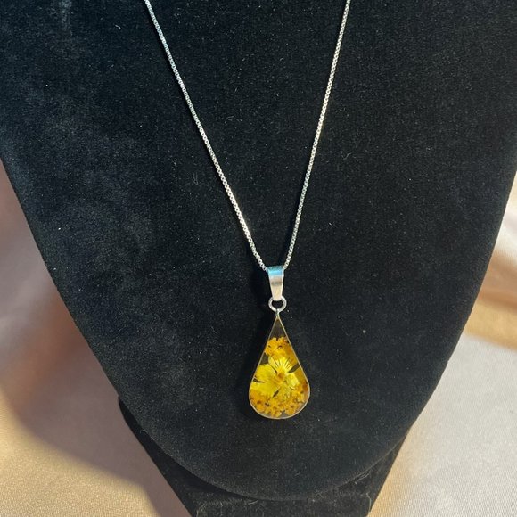 Silver encased Flowers in Resin - Picture 2 of 4